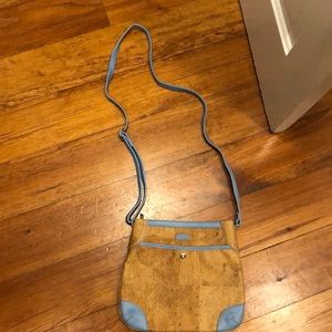 ❤️QUEORK❤️! NWOT. CROSSBODY made from cork